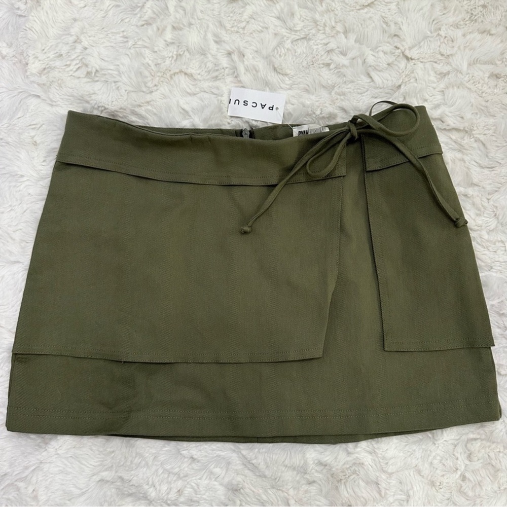 NWT PacSun Green Wrap Mini Skirt Tie
Front